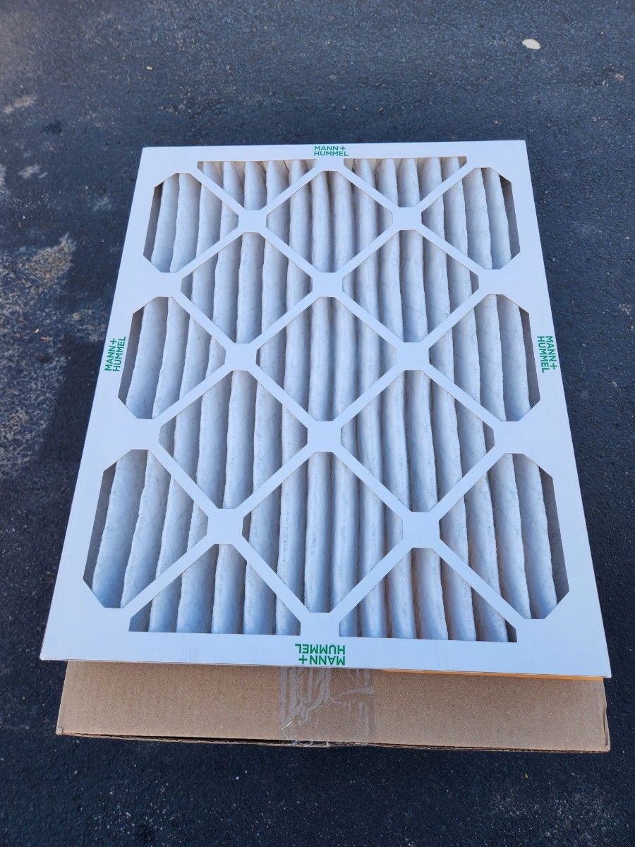 air filter - Mann+ Hummel
Prime 8HC
size: 16x20x2
unused
$2/pc, $20/12 pcs, 2 box available , total 2 boxes (24 pcs)