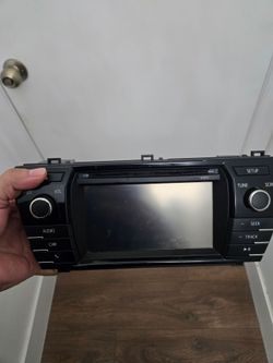 2014-2016 Toyota Corolla OEM Radio 86140-02470 – Works, LCD Screen Damaged