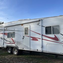 2007 Attitude Toy Hauler 