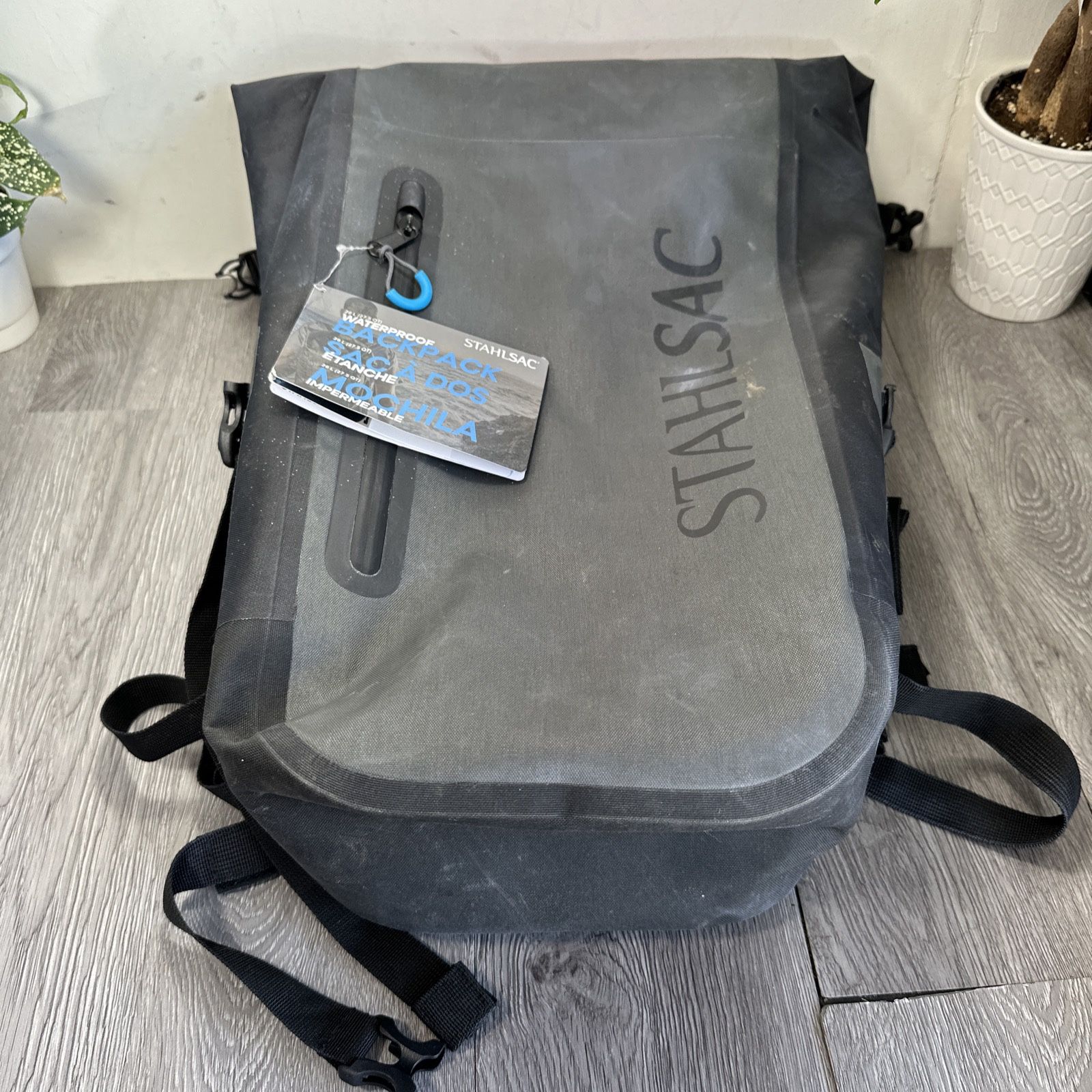 Stahlsac Storm 26L Waterproof Backpack Roll Top Construction