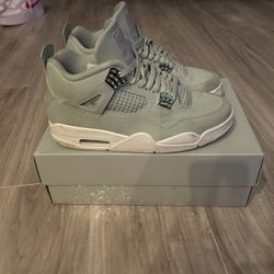 Seafoam 4s. Size 9.5