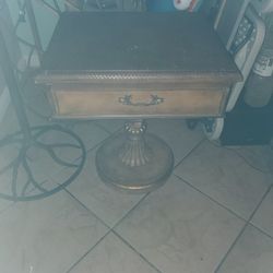 Side/entry Table