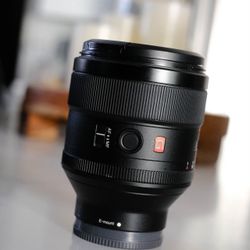 Sony 85mm 1.4 GM lens