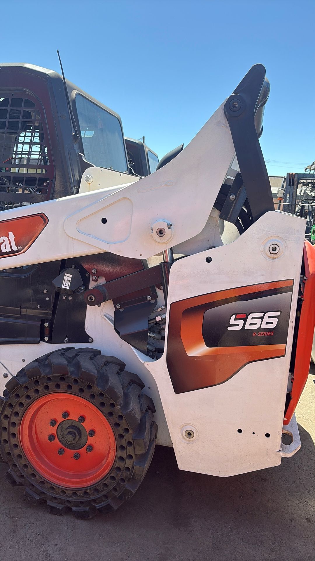 BOBCAT S66 (2021)