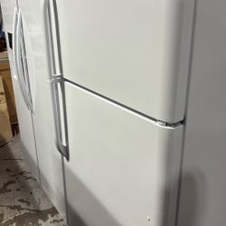 Frigidaire Topmount Fridge