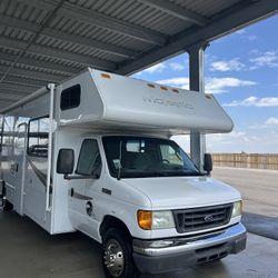 Class  C 2007 Ford V 10 Gen Ac Awning