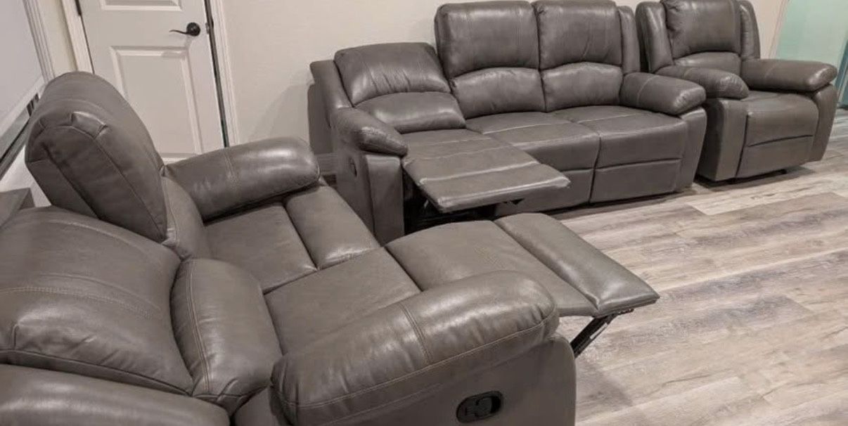 New 3 Piece Recliner Couch Set On Sale / Free Delivery
