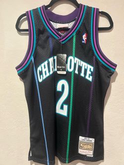 New authentic Jersey size medium 100$