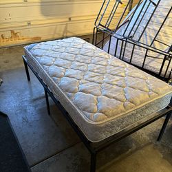 Twin bed - no frame