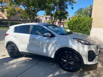 2022 White Kia Sportage Nightfall Edition
