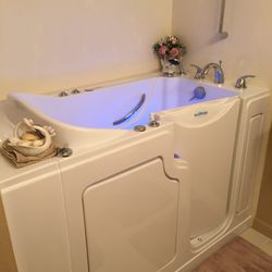 Safe Step Tub For Sale, slightly  used