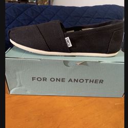 Toms Shoes