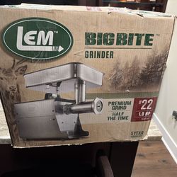 🔥 LEM Big Bite #22 Meat Grinder – BRAND NEW (In Box) 🔥