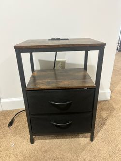 NIGHTSTAND/ TABLE