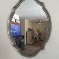 Gray Mirror 