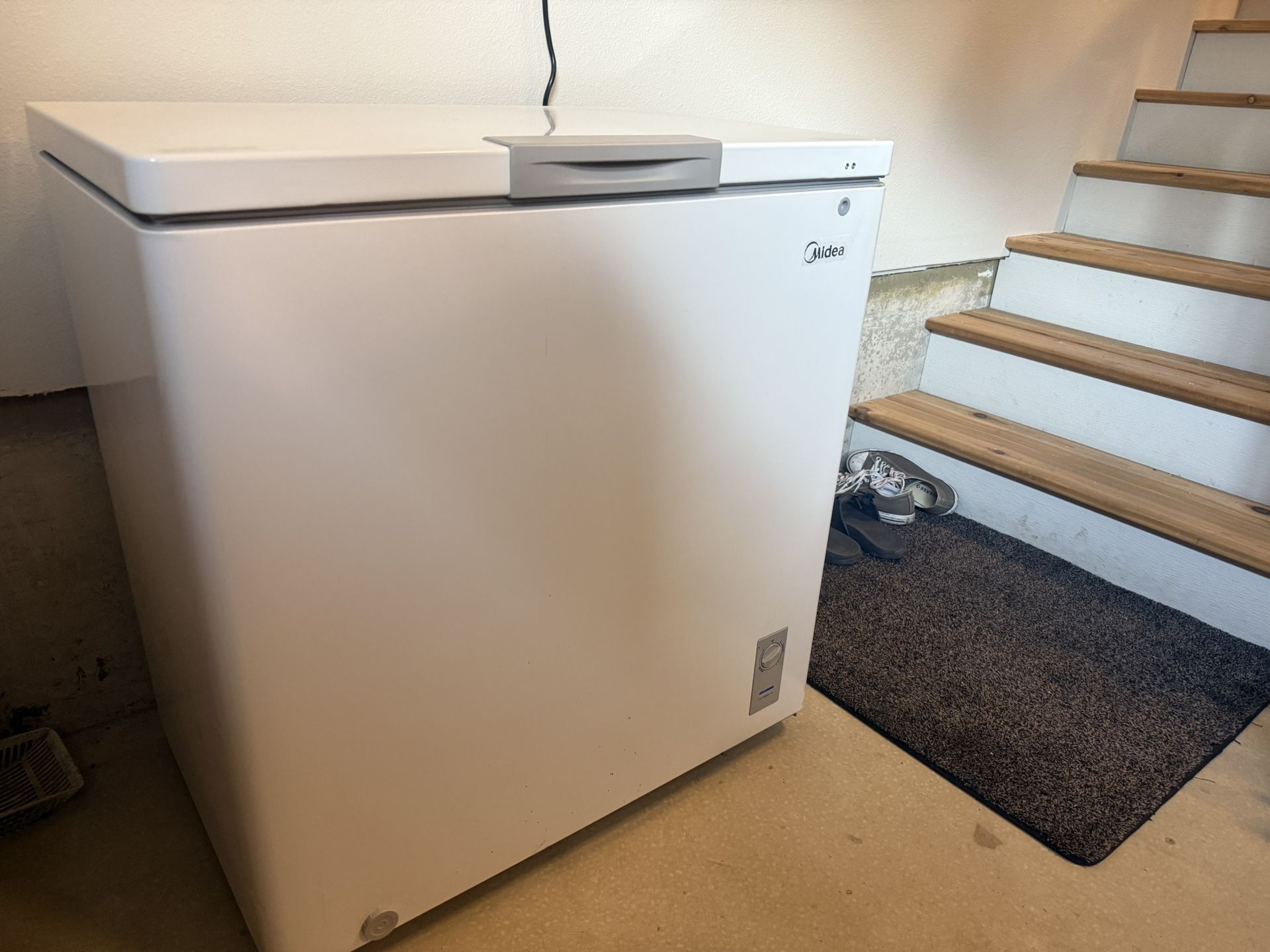 Midea Chest Freezer