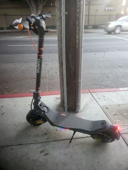 Confun Rs500 Electric Scooter 25mph 1200w peak Firm