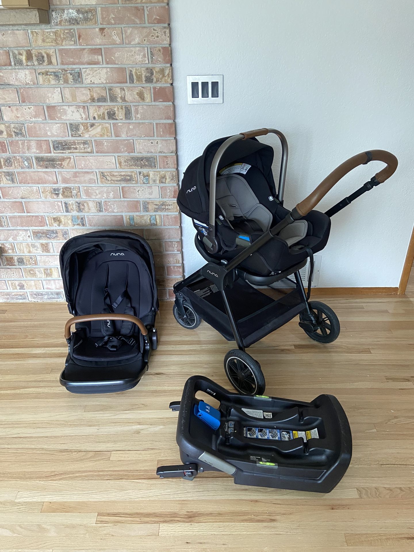 Nuna Triv Next Stroller With Car Seat