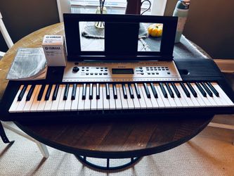 Yamaha YPT-255 Keyboard