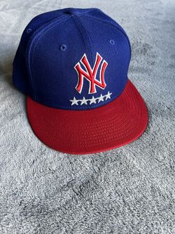 Lightly used Yankees New Era 59fifty hat!