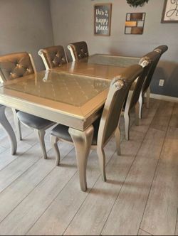 Dining Room Table w/6 Chairs