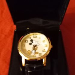 New Disney Mickey Mouse Watch 