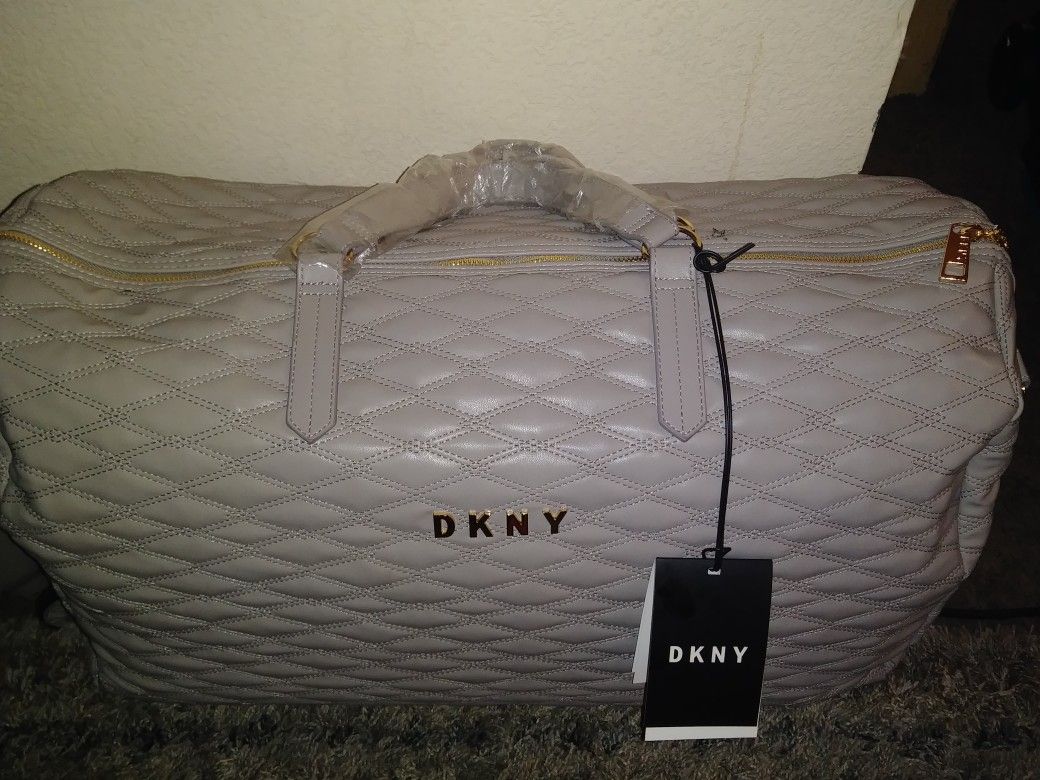 Dkny allure quilted barrel large outlet duffel