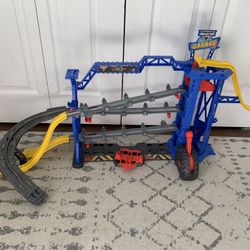 Hot Wheels Monster Truck Garage