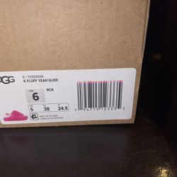 Women’s Ugg Slides Size (6)