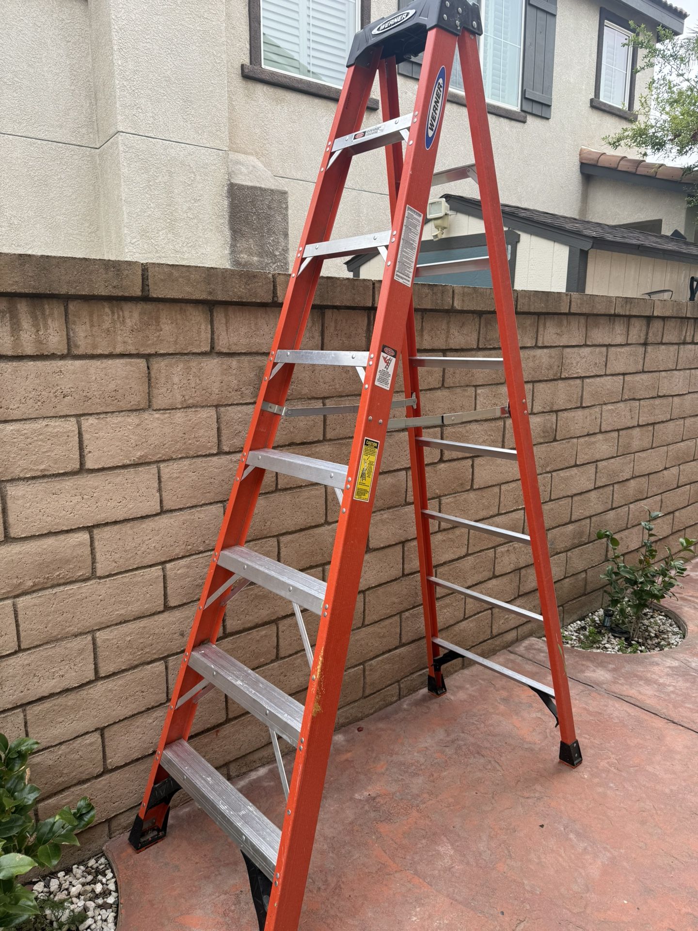 WERNER 8 ft Ladder