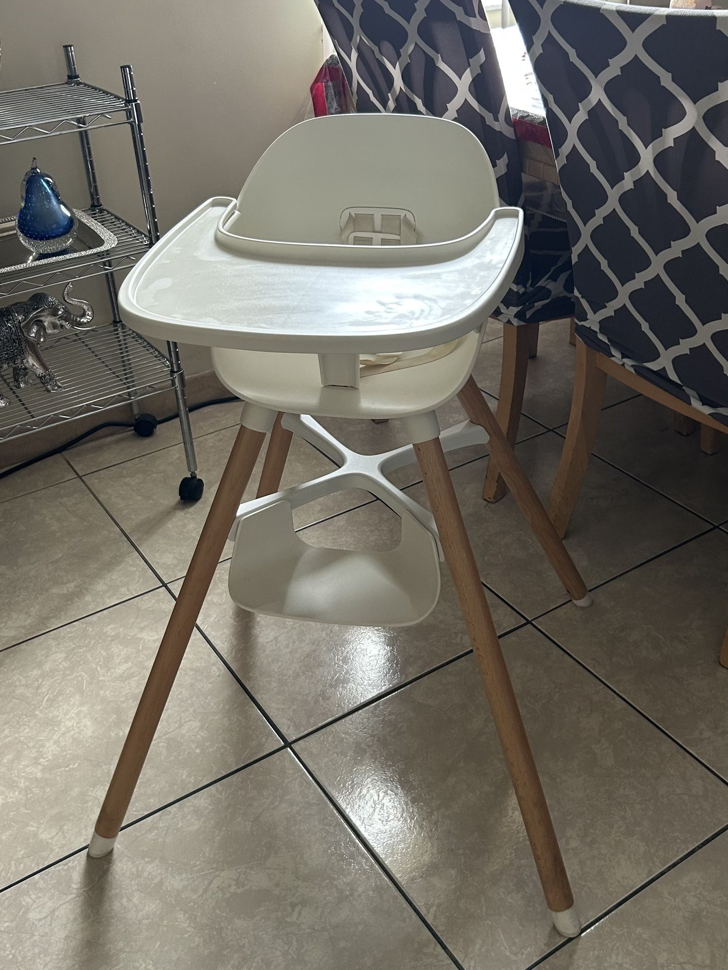 Lalo High Chair (coconut) 