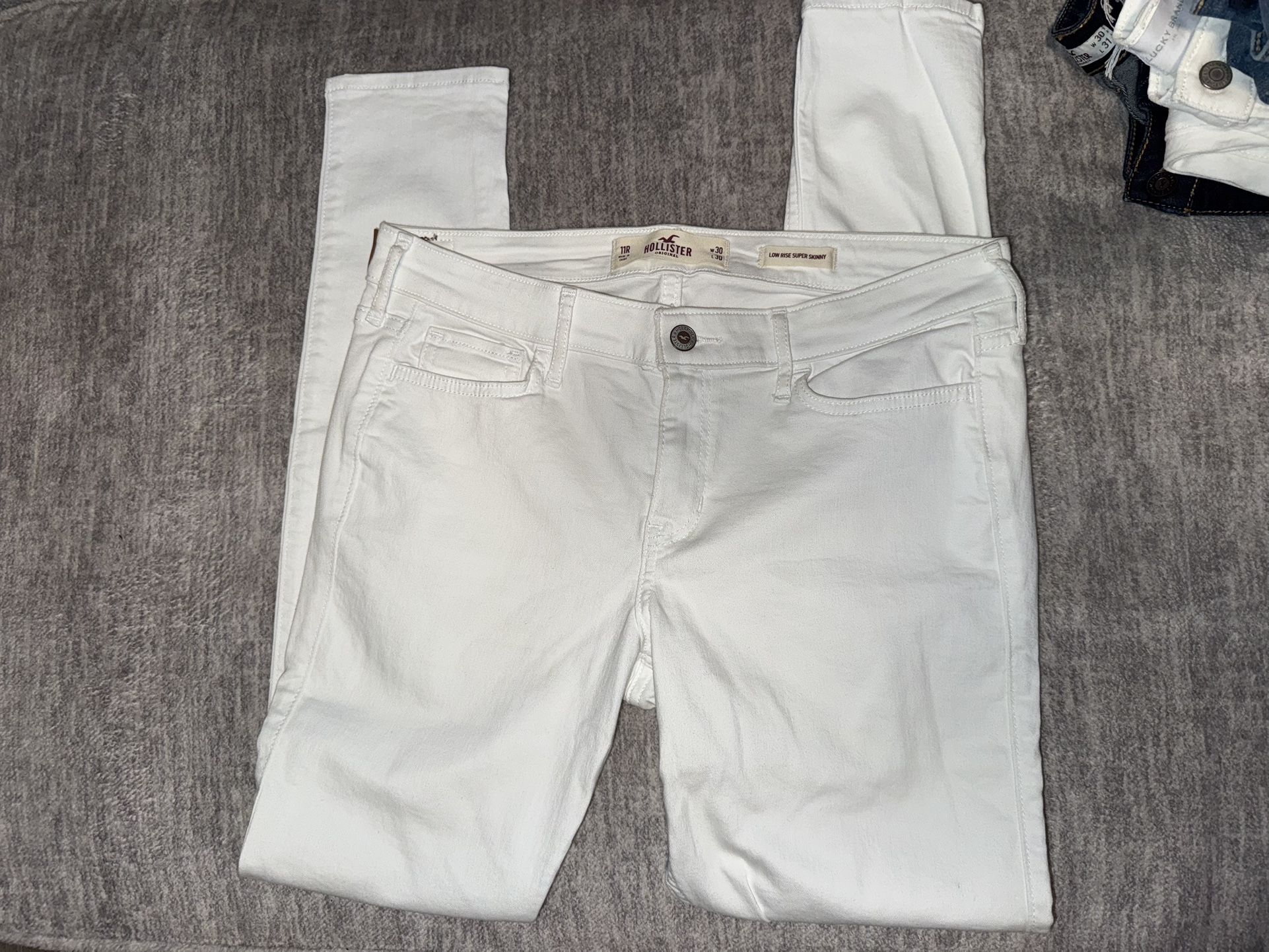 Hollister 11R