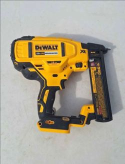 DeWalt 20V XR Brushless 18GA Stapler DCN681