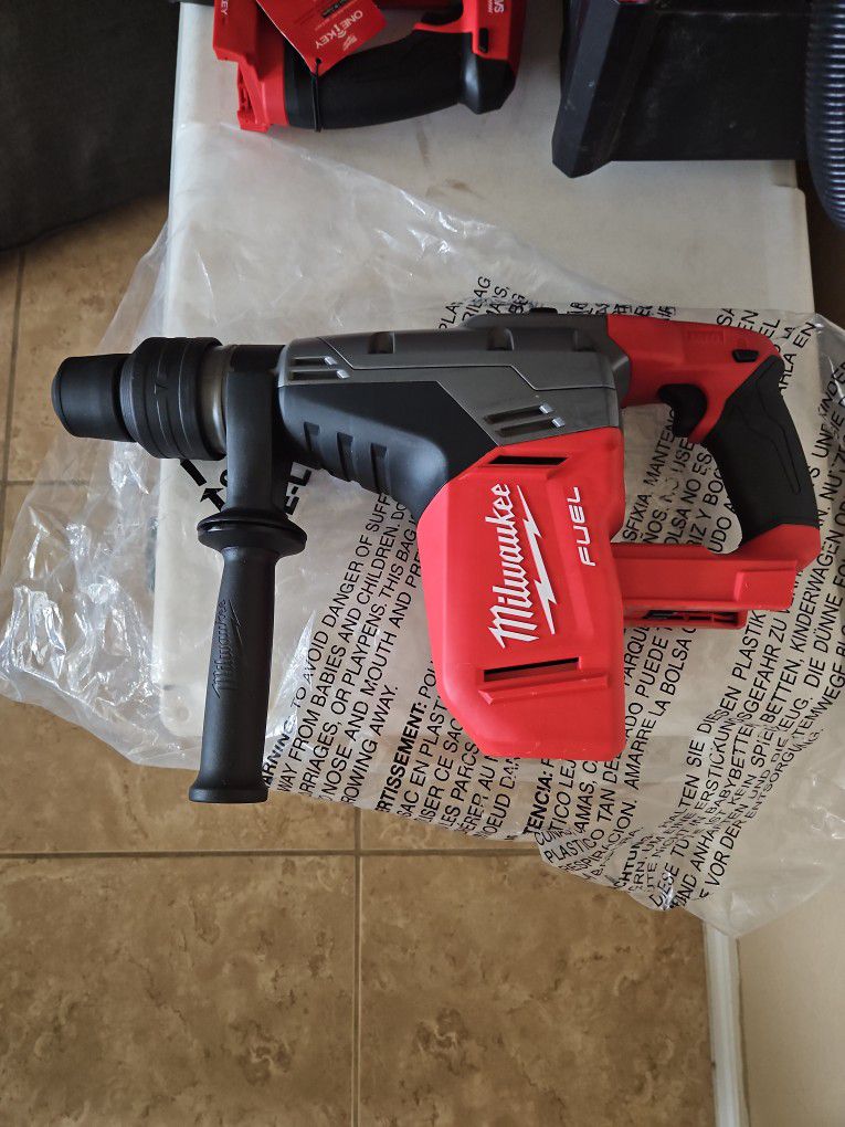 Milwaukee Fuel M18 1-9/16" Sds Max Rotary Hammer Tool Only