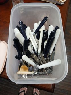 Forks,knives,spoons
