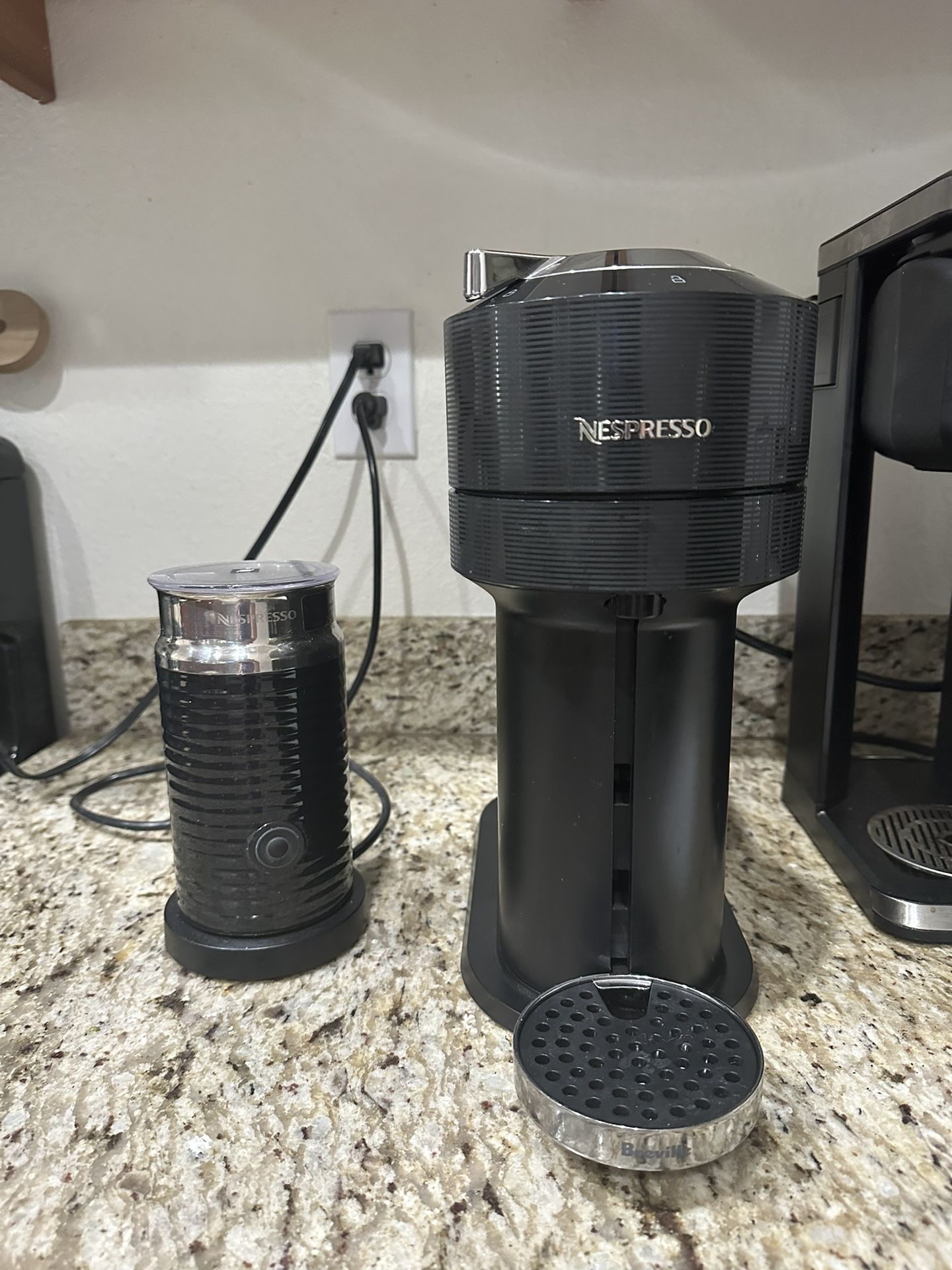 Nespresso Vertuo Next Deluxe Matte Black Chrome + Milk Frothed