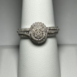 .925 Sterling Silver ..48ctw Genuine White Diamond Halo Ring Size 8
