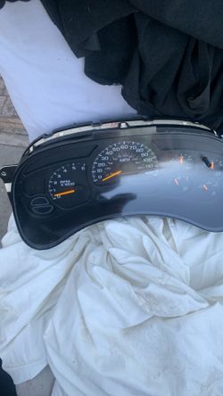 GMC or Chevy Tahoe and Silverado cluster