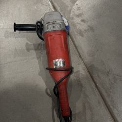 Milwaukee heavy-duty 7-inch angle grinder