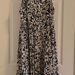 Black and Cream White Print Dress. Size 10/12 Torrid 00.