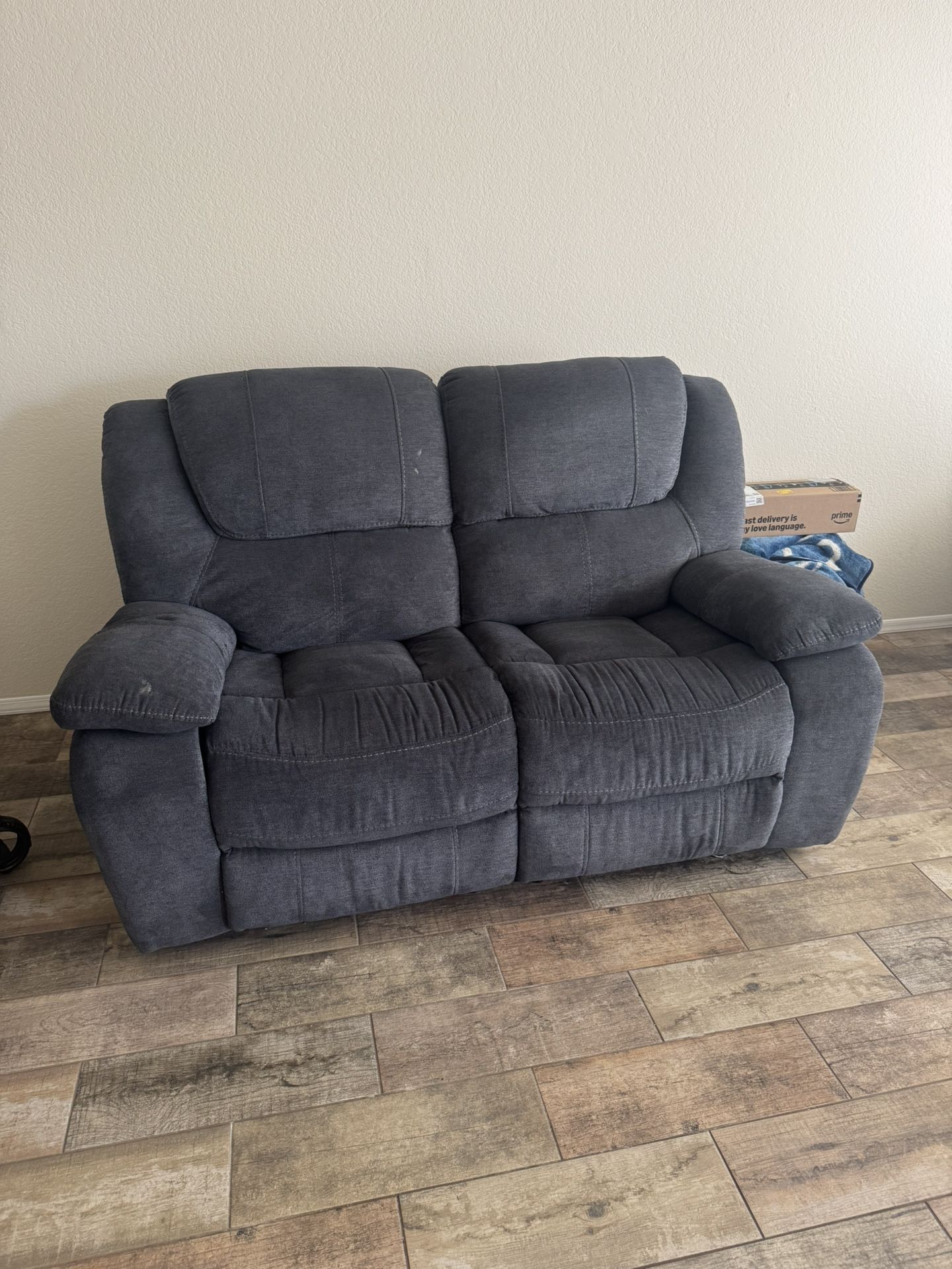 Reclining Loveseat 
