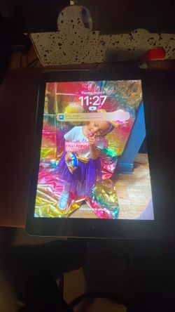 5th Generation IPad [Locked]