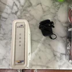 Arris Surfboard SB8200 Modem