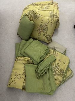 20-Piece Queen Bedding Ensemble 