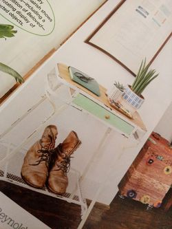 Wanted Urban outfitters table