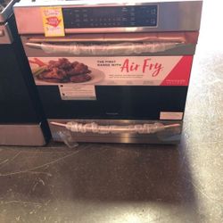 Frigidaire Gallery Electric Slide-In Stove with Air Fry  0O 