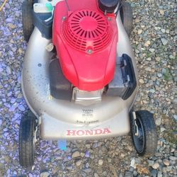 Honda self-propelled lawnmower 