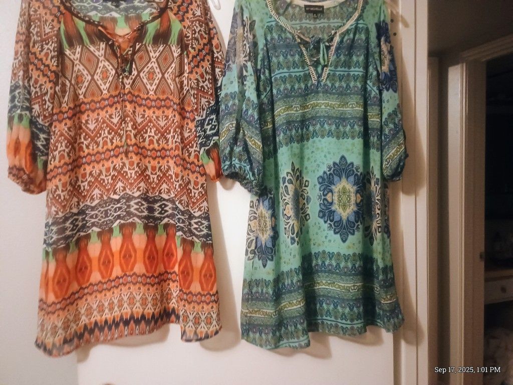 2 Dresses Short/Knee Length