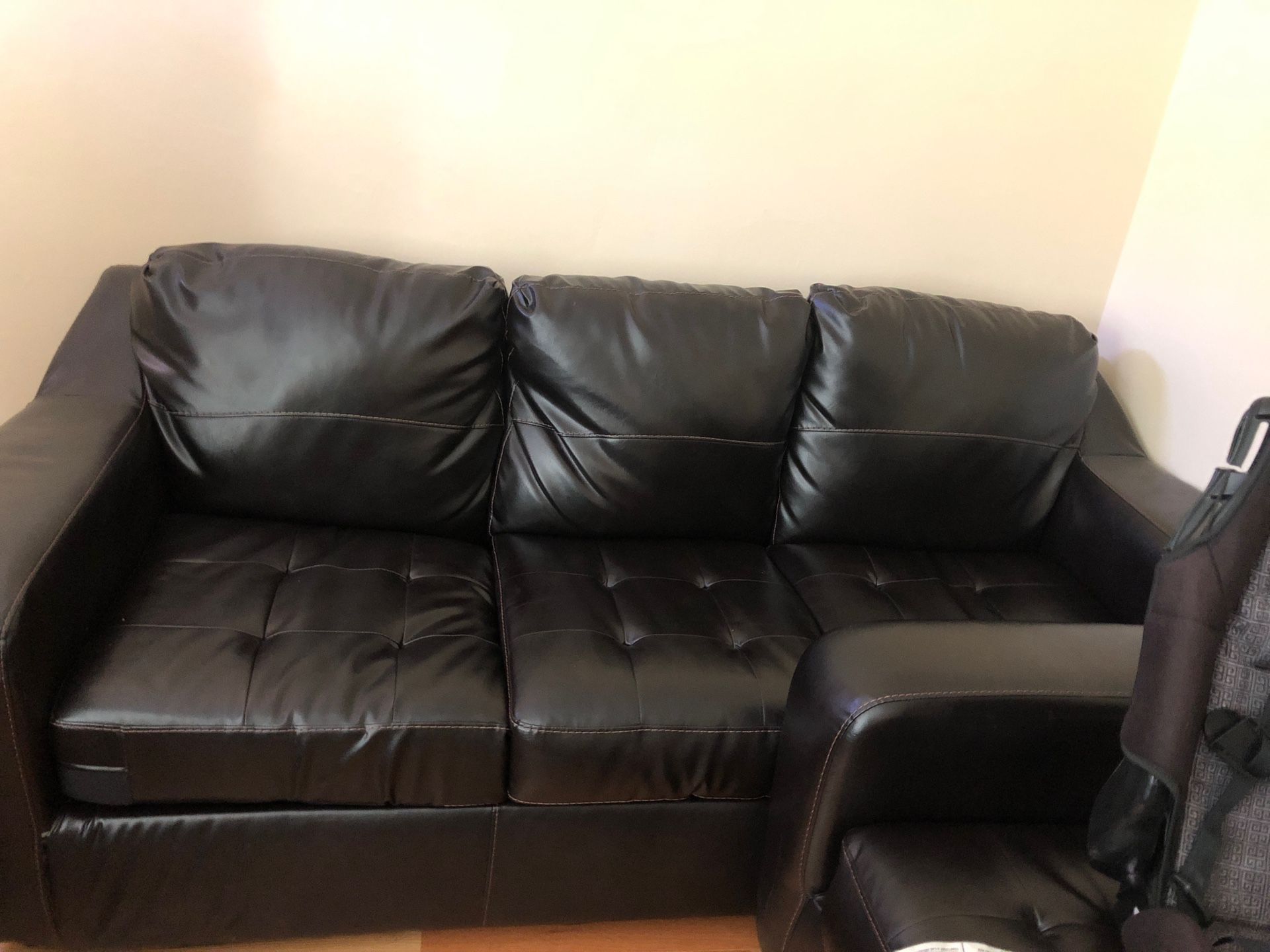 2 couches for Sale in Bridgeport, CT OfferUp