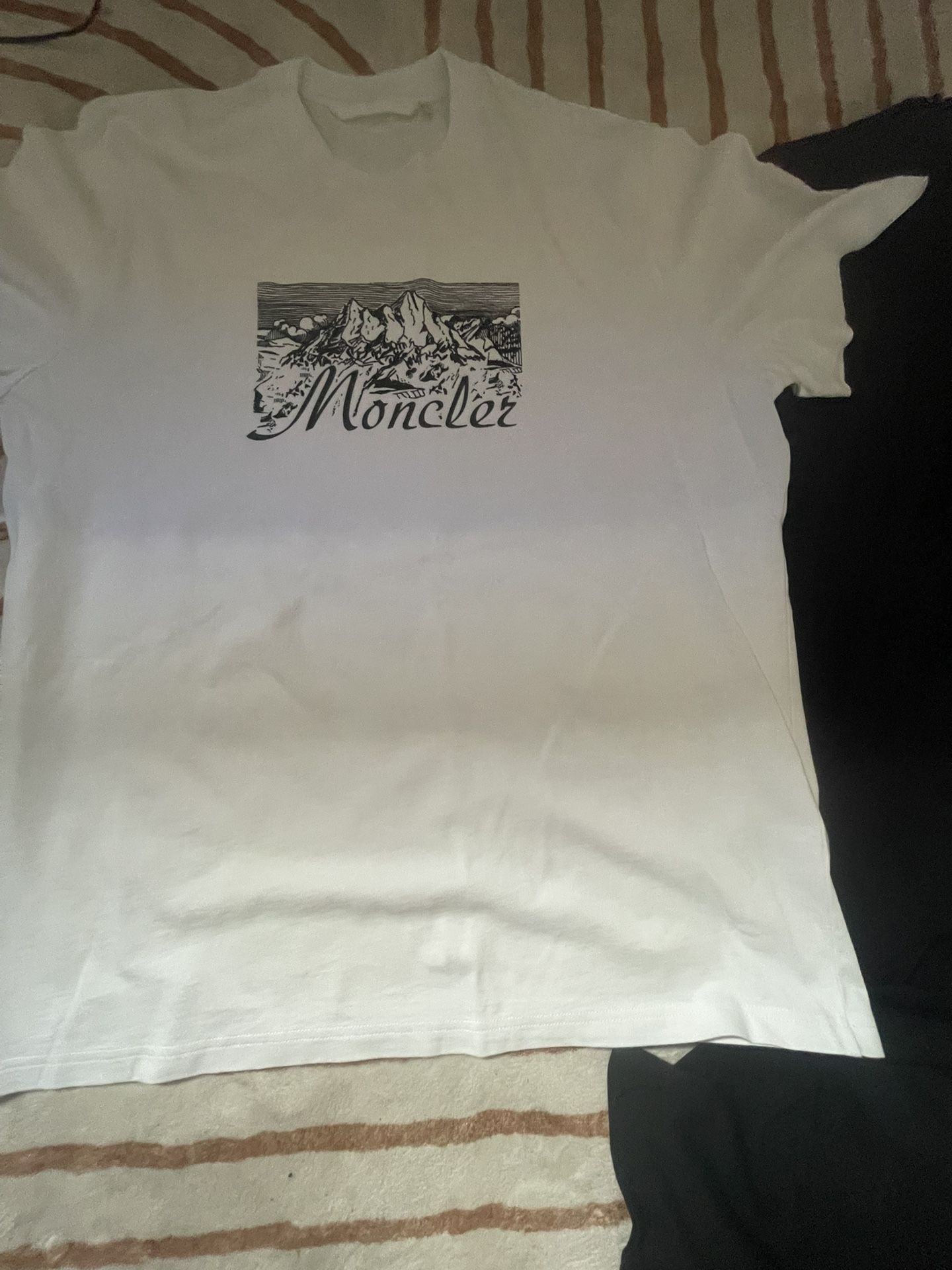 Moncler T Shirt XL